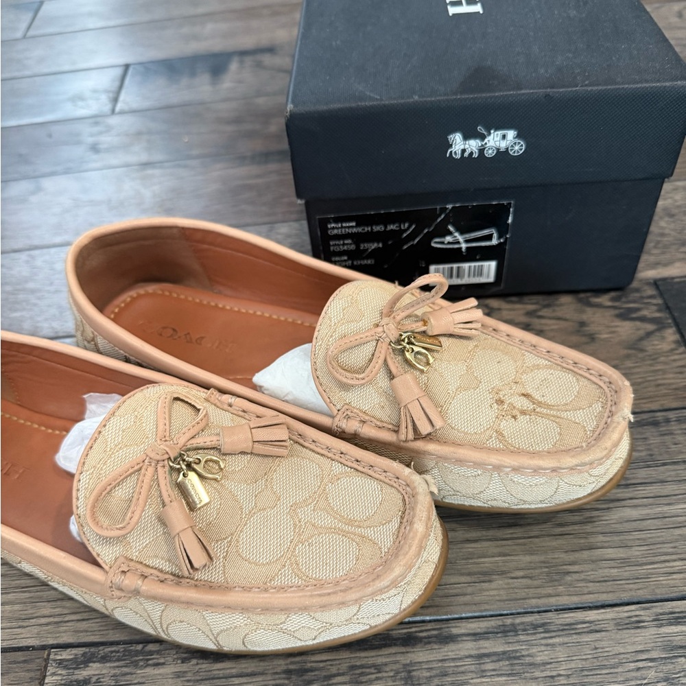 Coach Women’s Greenwich loafer Size 8